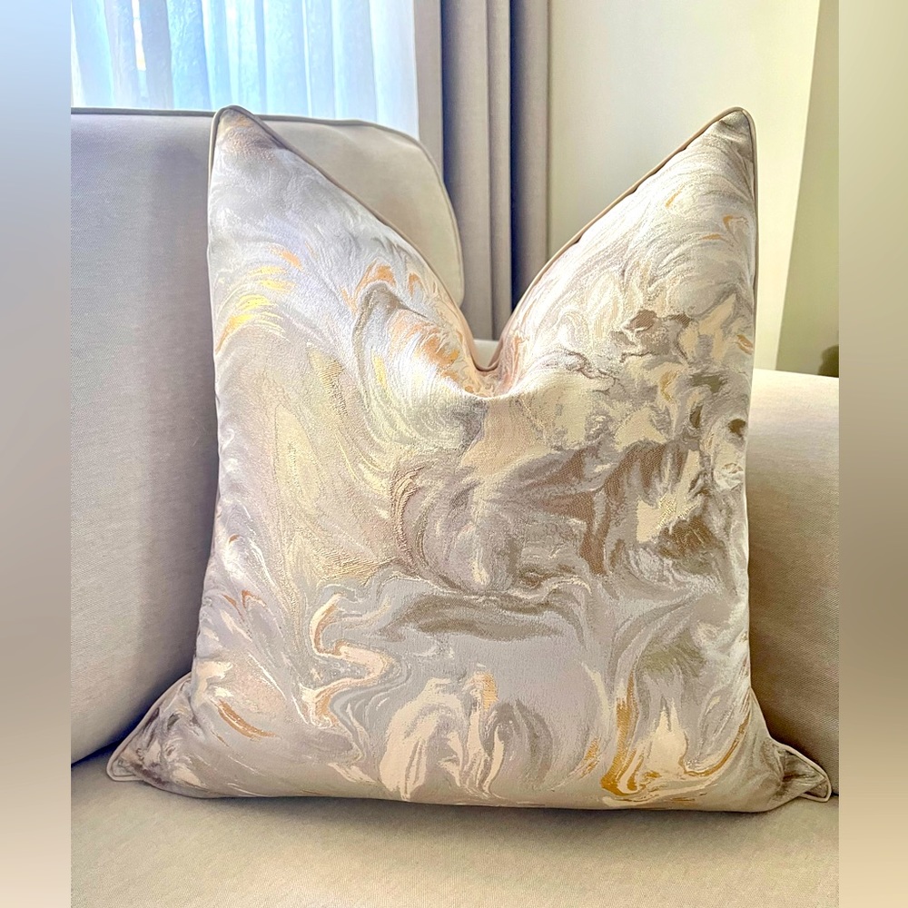 Luxury Champagne and gold waves glam pillow. Size 22x 22 inch - Picture 5 of 10